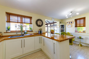 Kitchen Breakfast Room- click for photo gallery